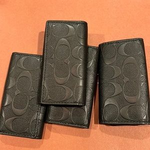 4-keys ring case. Unisex : price is for each.